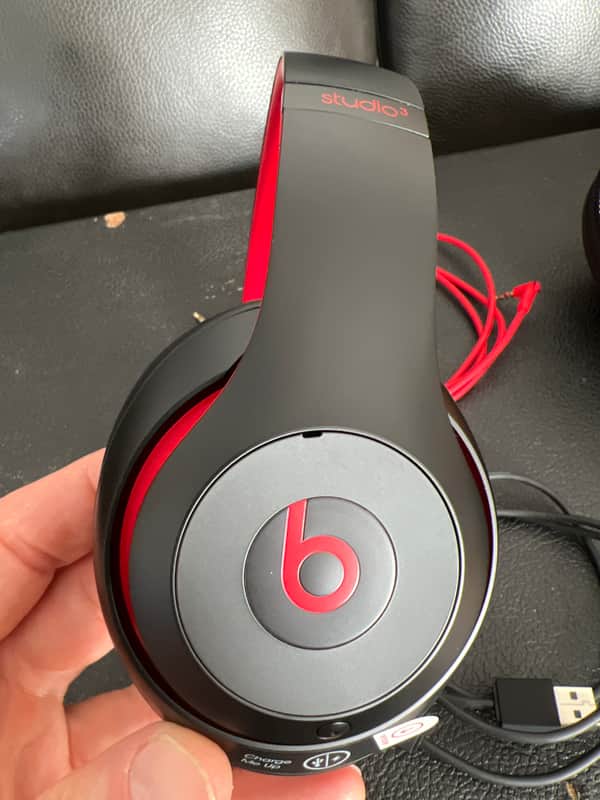 Beats by Dre Studio3 wireless noise canceling headphones 2020 Red