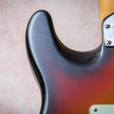 FENDER USA American Elite Stratocaster "3-Color Sunburst + Rosewood" (2020) image 17