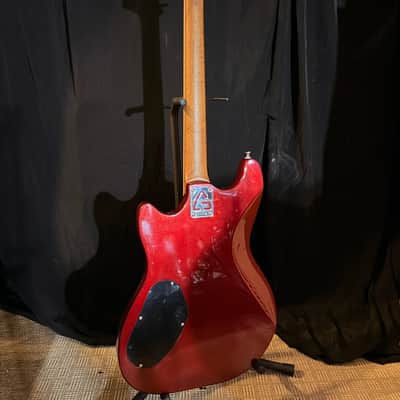 Guild Surfliner Deluxe Offset Electric Guitar – Metallic Red – Roasted Maple Neck – HSS – Vibrato image 7