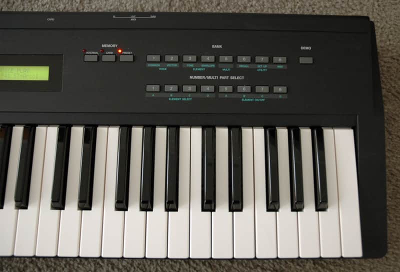 YAMAHA シンセサイザー SY35 ※本体+収納ケース+ACアダプター付 YAMAHA