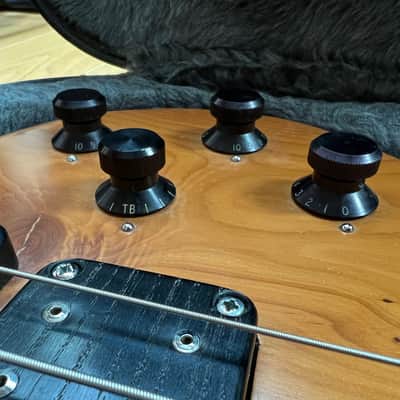 Wal MK2 5 strings 1989 Left-handed image 9