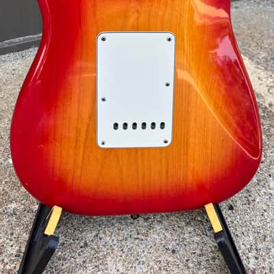 Fender Stratocaster Cherry Burst 1982 image 6