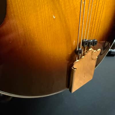 Kentucky KM-630 F-Style Mandolin Vintage Sunburst Finish w/ Case image 9