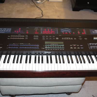 Yamaha DX1 Rare FM digital synthesizer image 1