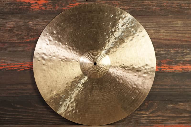 Paiste 22" Signature Traditionals Light Ride Cymbal - 2554g image 1