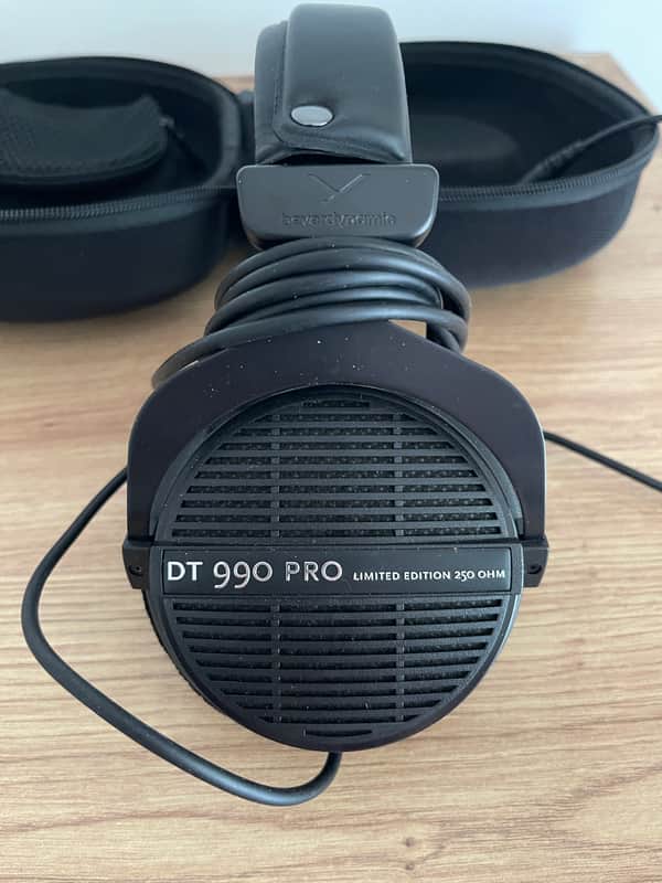 Beyerdynamic DT 990 Pro Black Edition 250 Ohm 2024 - Black image 1