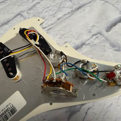 Fender Player Stratocaster Loaded SSS Pickguard 2018 image 5