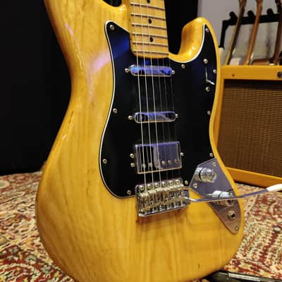 Fender Alternate Reality Series Sixty-Six HSS with Maple Fretboard 2019 - Natural image 2