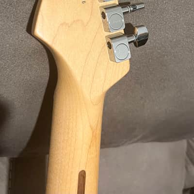 Fender Standard Stratocaster 2013 - Candy apple red image 5