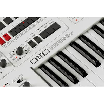 UDO DMNO 8-Voice Polyphonic Dual Module Binaural Analogue-Hybrid Synthesiser With Dynamic Signal Architecture (white edition) image 10