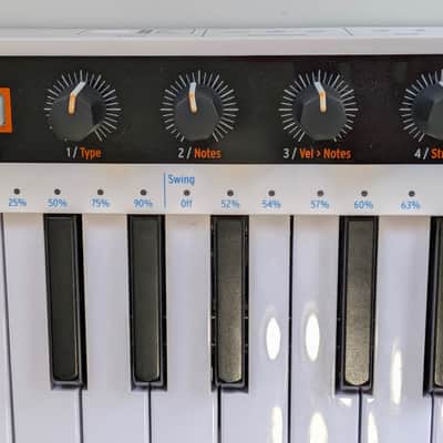 Arturia KeyStep 37 MIDI Controller 2021 - 2025 - White image 3