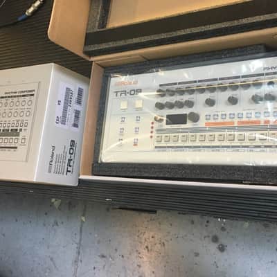 Roland Boutique Series TR-09 Rhythm Performer Drum Machine Brand New //ARMENS// image 3