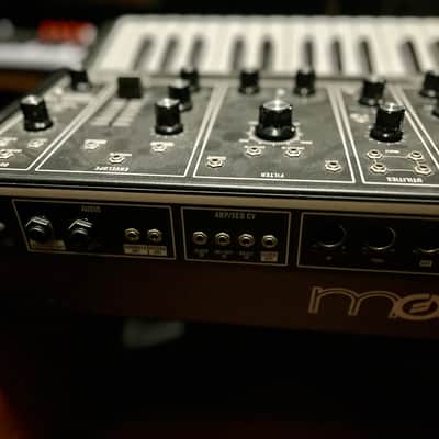 Moog Grandmother Dark 32-Key Semi-Modular Analog Synthesizer 2020 - Present - Black / Black Panel W/ Carrying Case image 6
