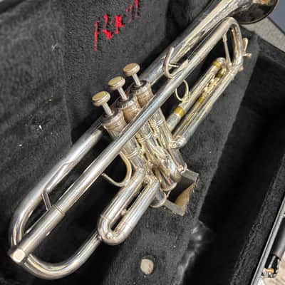 Bach Stradivarius Trumpet Model 37G, Silver Finish, Gold Brass Bell image 2