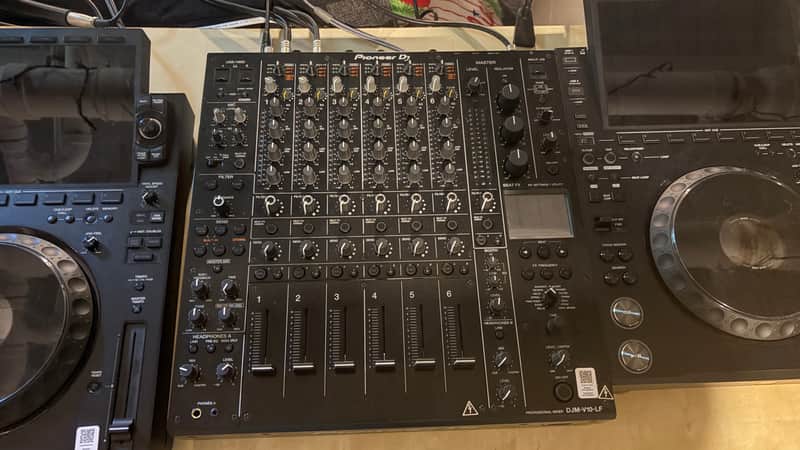Pioneer DJM-V10-LF 6-Channel DJ Mixer