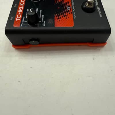 TC Helicon Voicetone R1 Vocal Tuned Reverb Effect Processor Pedal + Power Supply image 3