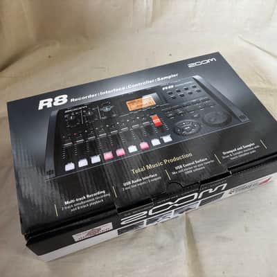 Zoom R8 8-Track Digital Recorder/Interface/Controller/Sampler w/ box image 9