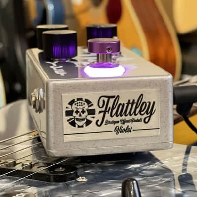 Flattley Boutique Effects Pedals Guitar Platinum Range - Violet Tremolo Pedal image 3