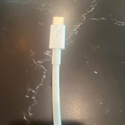 Apple Thunderbolt - 3 (USB C) to Thunderbolt- 2 adapter 2017 - White image 3