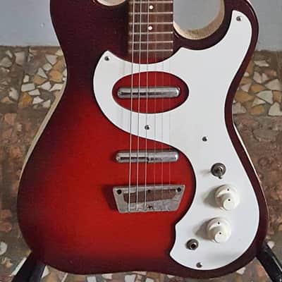 Silvertone 1457 with case amplifier 1963 - Red Sparkle burst image 3