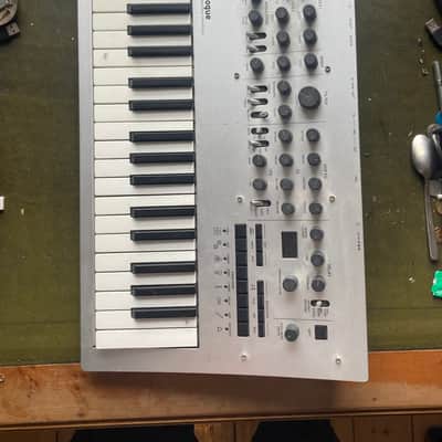 Korg Minilogue 4-Voice Polyphonic Analog Synthesizer 2016 - Present - Silver