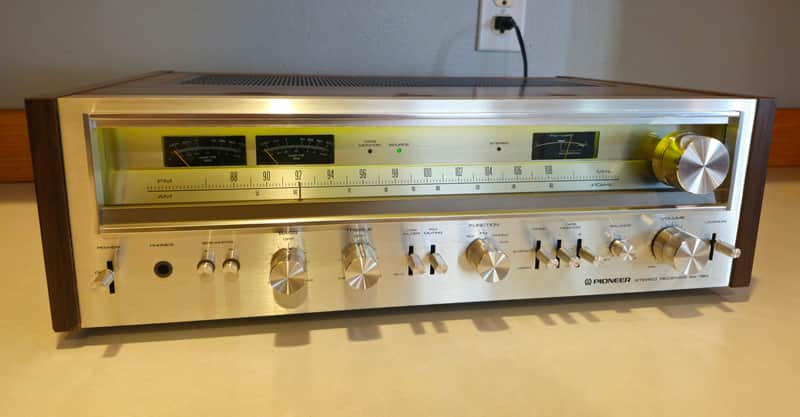 Restored Pioneer SX-780 45-Watt Stereo Solid-State Receiver 1979 - SIlver image 1