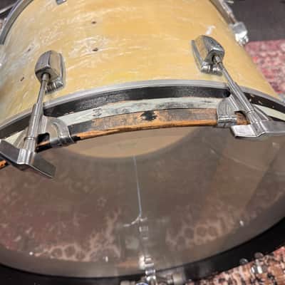 Ludwig No. 980 Super Classic Outfit 9x13 / 16x16 / 14x22" Drum Set (3-Ply) with Pointed Blue/Olive Badges 1969 - 1976 - White Marine Pearl image 12