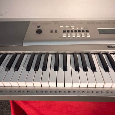 Yamaha YPG235 Portable Grand Piano image 3