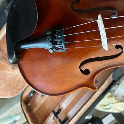 Violin. 4/4 size with case and bow. Brog brand image 4