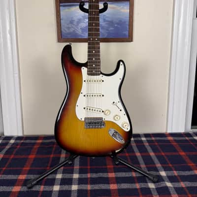 Fender Stratocaster with Rosewood Fretboard 1966 - 1971 - Sunburst image 1