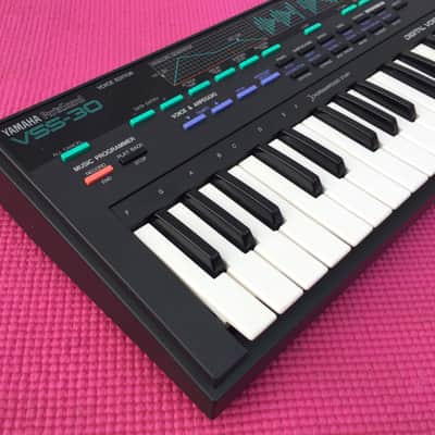 Yamaha VSS-30 Vintage Sampler Synthesizer Keyboard + Case image 2