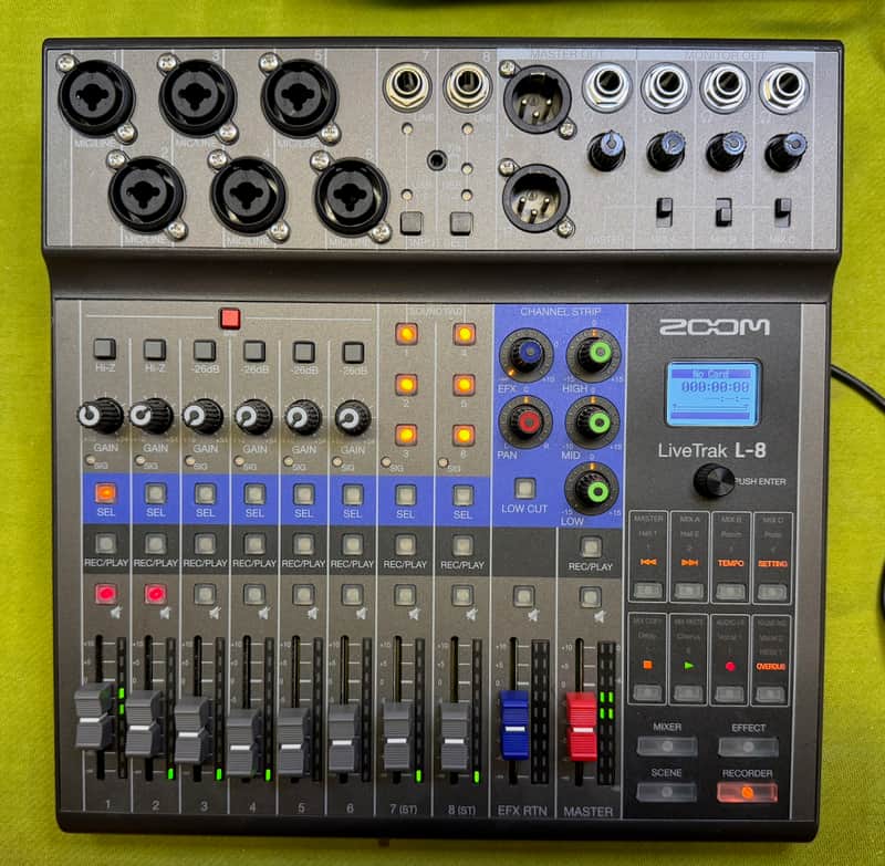 Zoom LiveTrak L-8 Digital Mixer / Recorder image 1