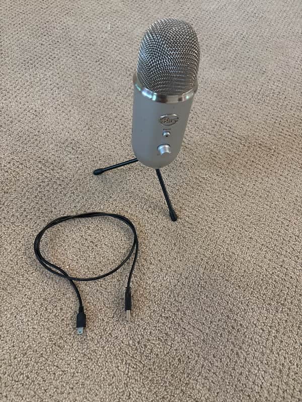 Blue Yeti Studio USB Mic 2010s - Silver image 1