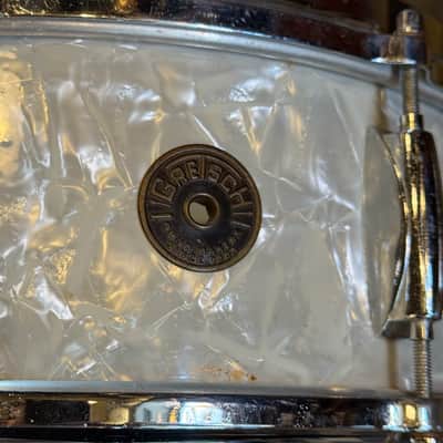 VINTAGE 1960's Gretsch 5.5x14 Renown Snare Drum in White Marine Pearl image 8