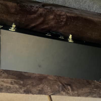 Fender Silverburst Stratocaster players plus with fender noiseless pickups and deluxe locking hard case image 9