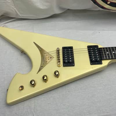Washburn PT60 PT-60 Flying V Guitar with Case image 3