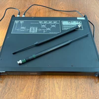 Shure AXT630 Axient Antenna Distribution System 2022 - Present - Black image 1