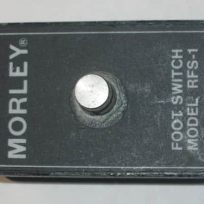 used vintage Morley RFS-1 Single Button Footswitch + feet [Single-button latching (push-on/push-off) footswitch] 1983-1990 - durabke metal casing, gray finish white graphic, single switch, 1/4"  mono jack (NO: box/paperwork) image 2