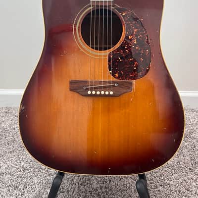 Gibson J-45 Deluxe 1969? Cherry Sunburst image 2
