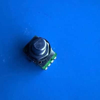 AKAI MPK 25 APC40 MKI MIDI Controller Part: ALPHA Potentiometer 2.5KB Pot image 4