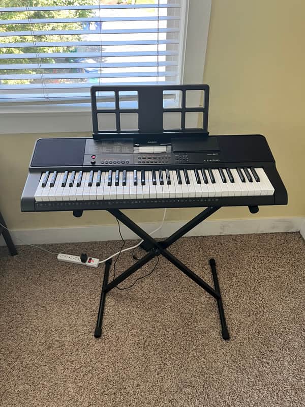 Casio CT-X700 61-Key Portable Keyboard