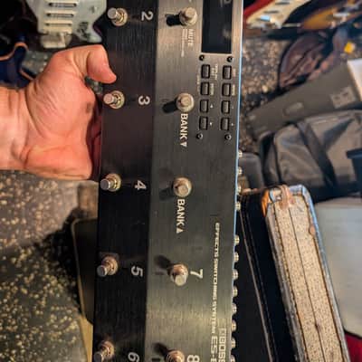 Boss Es-8 effect pedal switcher controller image 1