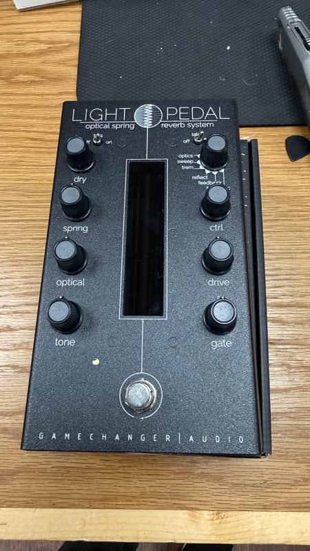 Gamechanger Audio  Light Pedal Optical Spring Reverb 2020 - Black image 1