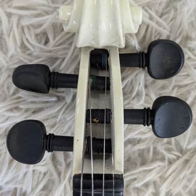 Stagg EVN 4/4/WH Snow White Electric Violin Package w/ Case, Headphones and MORE image 3