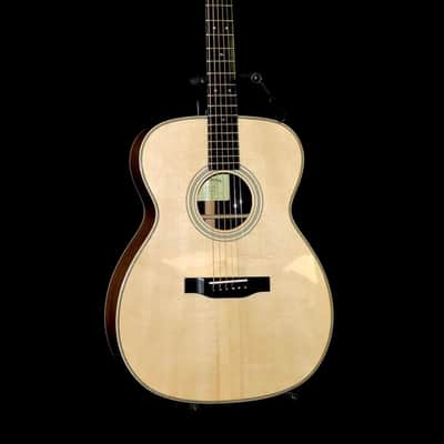 Eastman E20OM Orchestra Traditional Flattop Natural