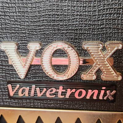 Vox Valvetronix AD100VT 100-Watt 2x12" Digital Modeling Guitar Combo W/ image 2