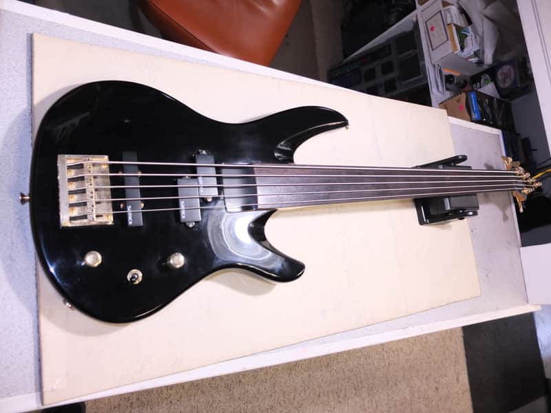 Samick Artist Fretless 5 string Black gloss image 1