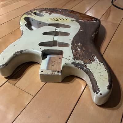 MJT VTS Hardtail Strat Body Heavy Relic Olympic White over Sunburst 2026 - Olympic White over Sunburst image 6