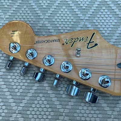 Fender Standard Stratocaster with Maple Fretboard 2014 - Arctic White image 5