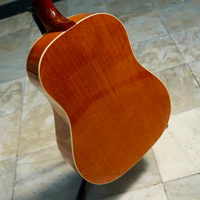 Gibson J-35 in Antique Natural (2015/16) image 3